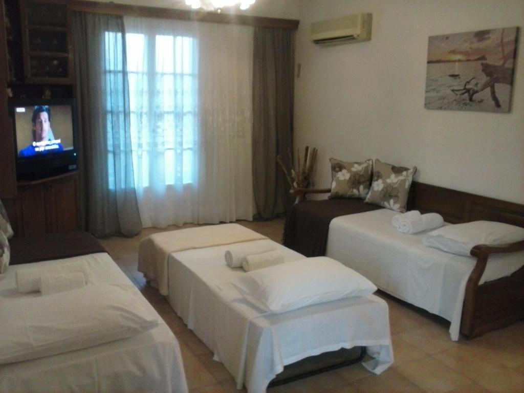 Athineos Apartments Коммено Екстер'єр фото