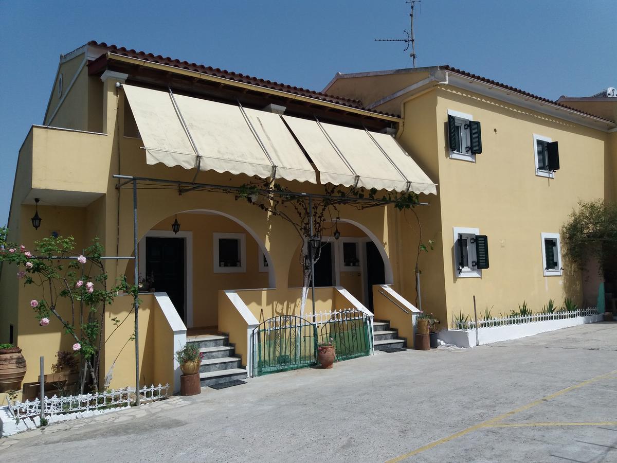 Athineos Apartments Коммено Екстер'єр фото