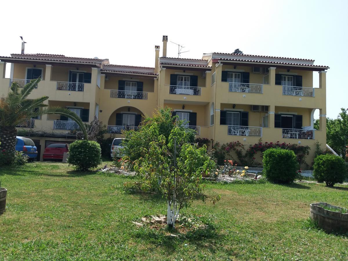 Athineos Apartments Коммено Екстер'єр фото