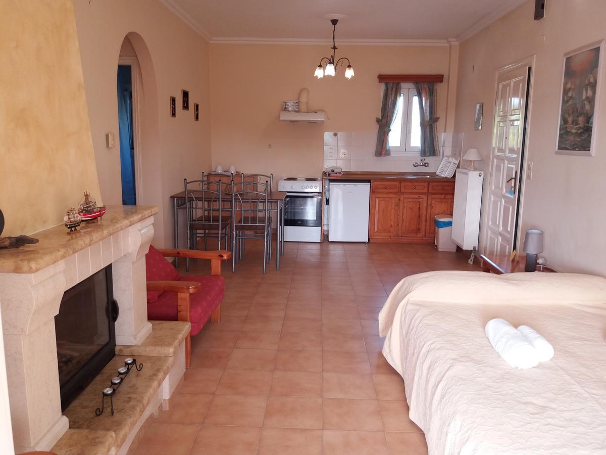Athineos Apartments Коммено Екстер'єр фото