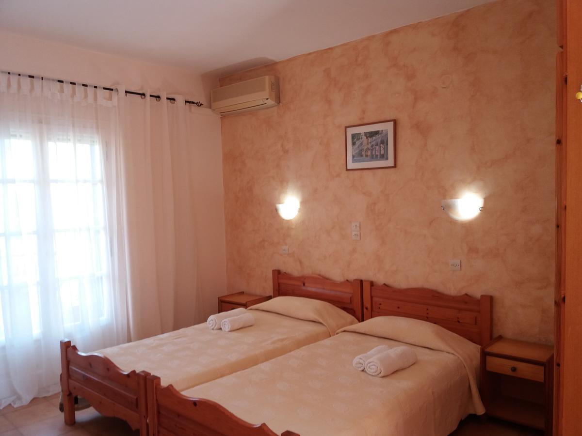 Athineos Apartments Коммено Екстер'єр фото