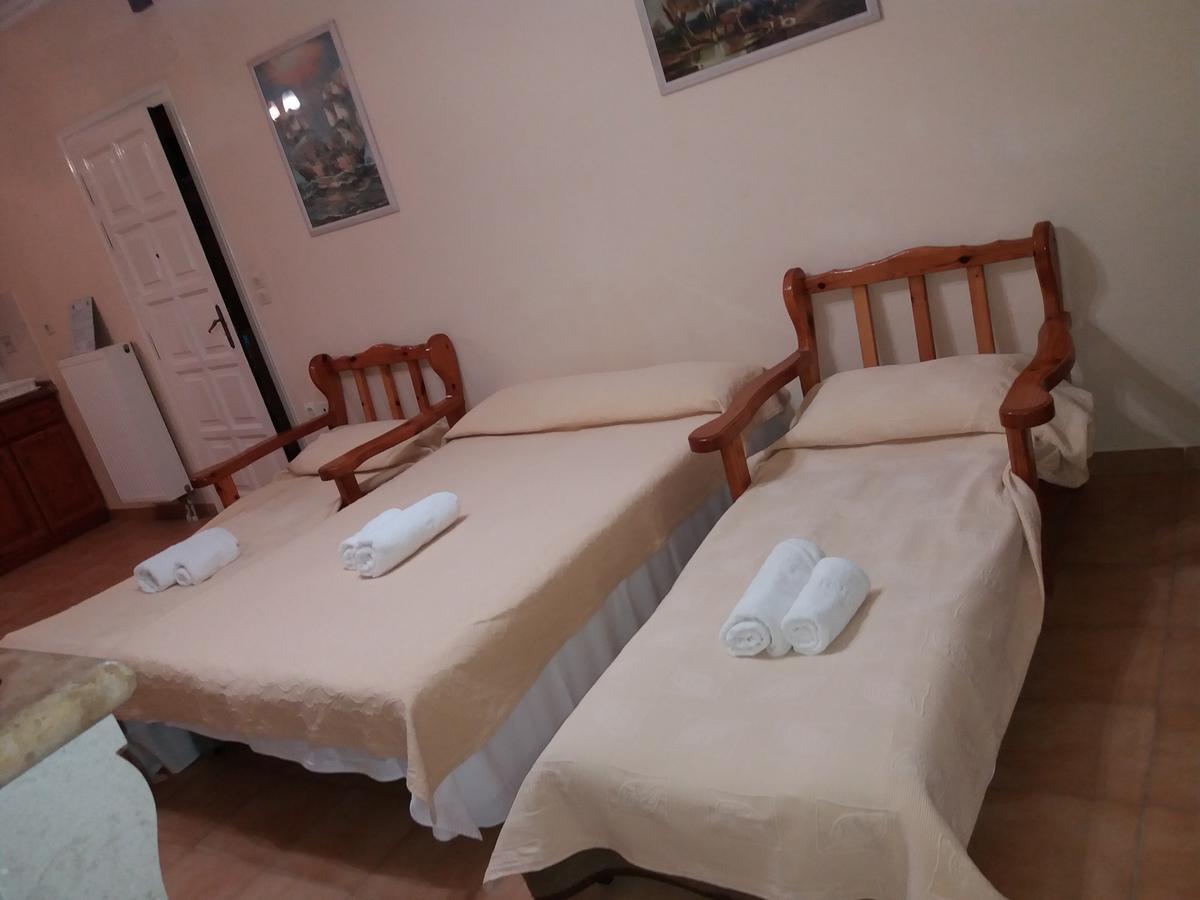Athineos Apartments Коммено Екстер'єр фото