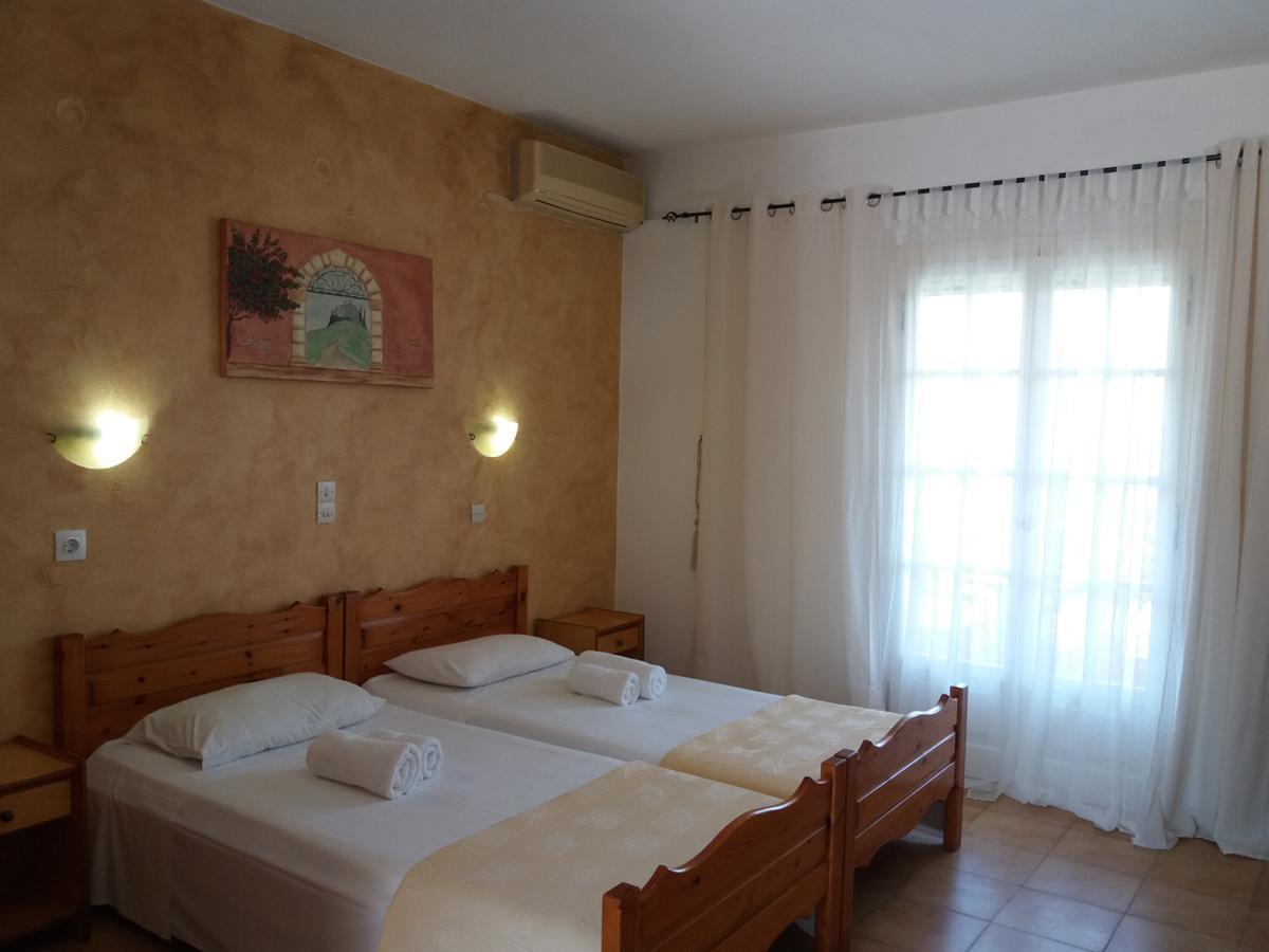 Athineos Apartments Коммено Екстер'єр фото
